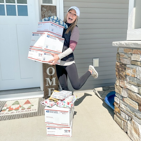 ✨ I’M LIVE! ✨LIKE TO BE NOTIFIED WHEN I GO LIVE 🤍🔥 - Picture 3 of 5